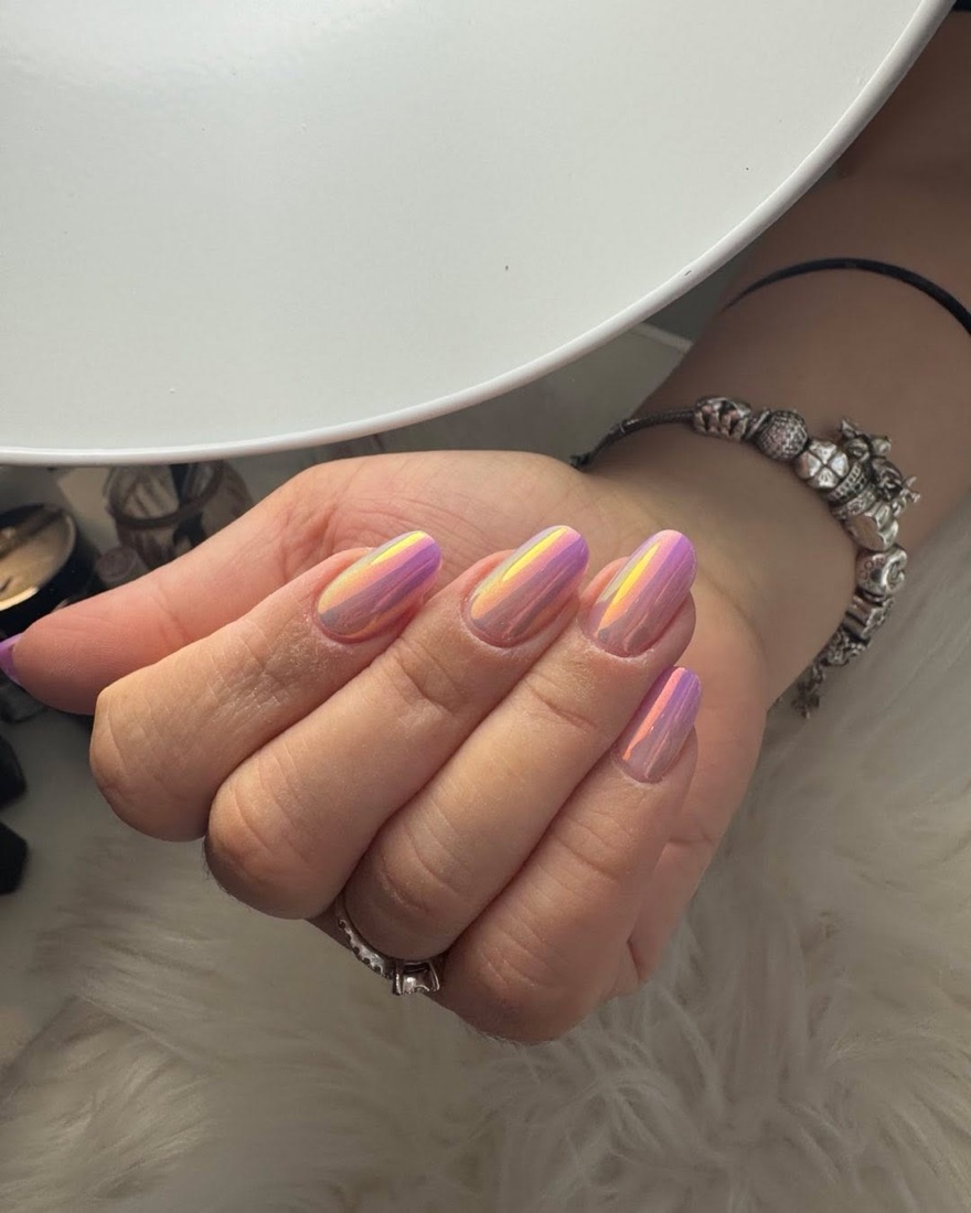Unghie effetto chrome iridescente