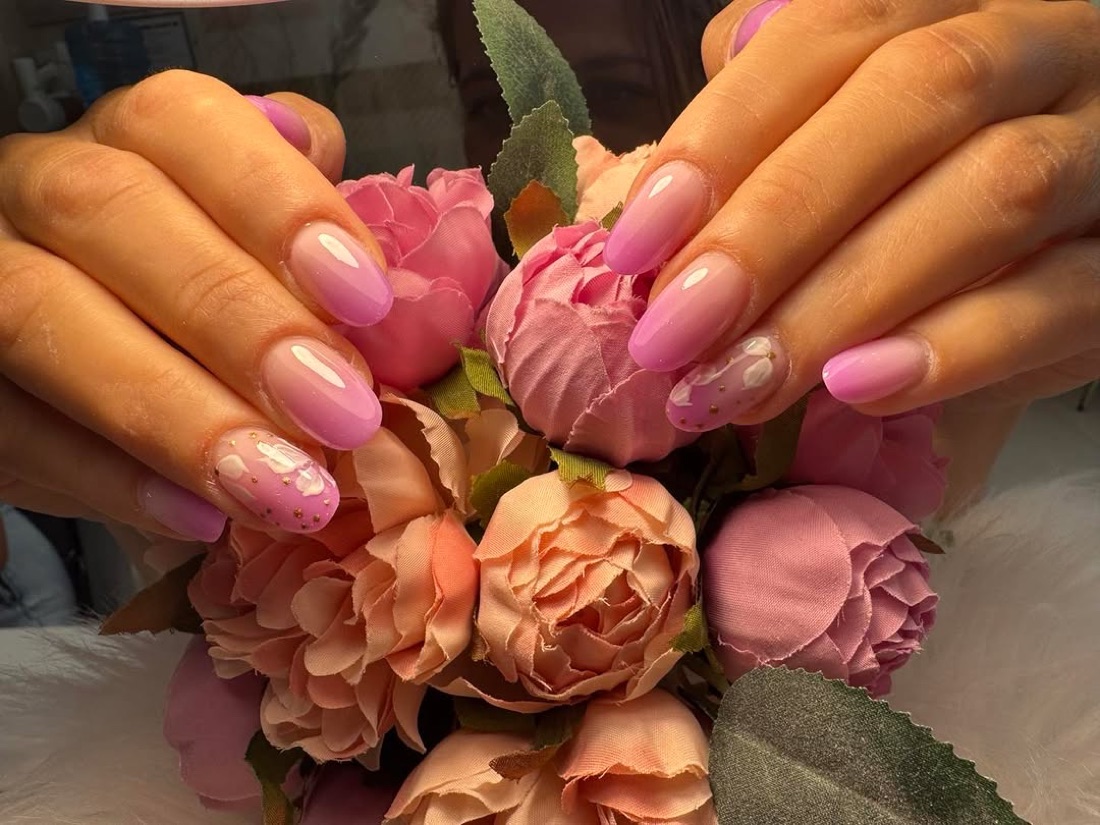 Semipermanente rosa con dettaglio decorativo